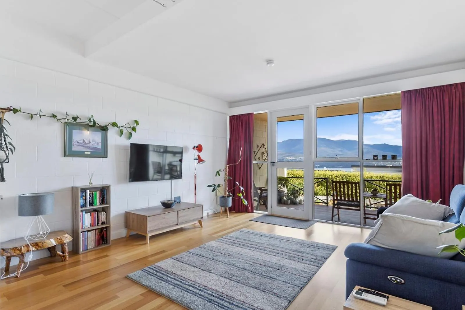 Eastern Shore Escape - Panoramic Modern Comforts Hobart